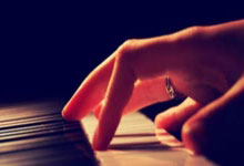 西媒：弗里克的信任帮助德容找回了自信，续约谈判出现转机.