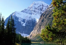 库日天，12 记三分，勇士赢得季后赛关键卡位赛.